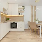 Stylowe Z Parkingiem I Balkonem W Kolobrzegu By Renters דירה *